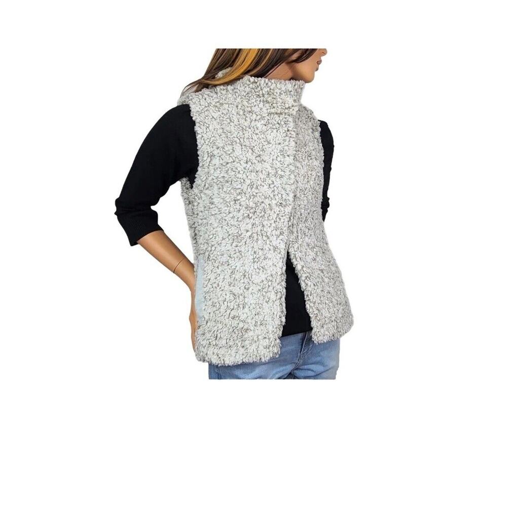 DYLAN Gray Faux Fur Sherpa Vest Pockets Snap Women's size Small